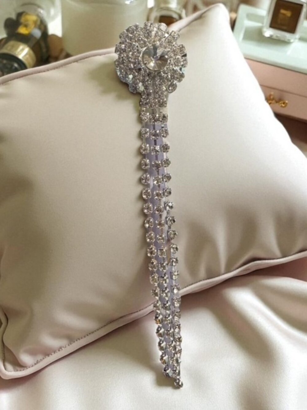 Rhinestone TUSSLE PIN Crystal